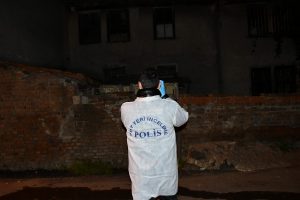 Sigara i&ccedil;erken uykuya daldı, canından oldu!