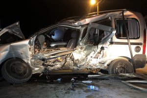 Bursa'da feci kaza! 2 yaşındaki &ccedil;ocuk camdan dışarı fırladı