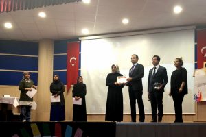 Kitap okuyarak Umre kazandılar