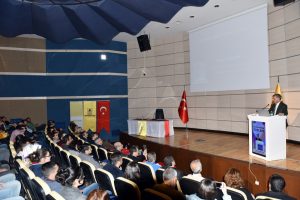 D&Uuml;'de bilimde başarının sırları konuşuldu