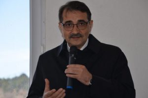 Bakan D&ouml;nmez: Bug&uuml;n artık hava yolu halkın yolu haline geldi