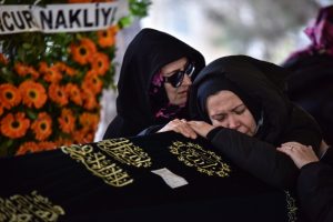 Belgrad Ormanı'nda &ouml;l&uuml; bulunmuştu... Arda Duman'a veda