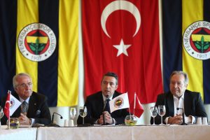 Futbol menajerlerine en &ccedil;ok parayı Fenerbah&ccedil;e verdi