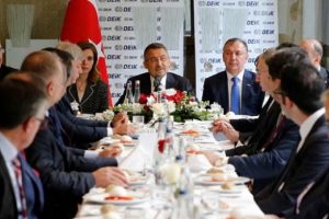 Cumhurbaşkanı Yardımcısı Fuat Oktay: Bunu fırsata d&ouml;n&uuml;şt&uuml;rebiliriz