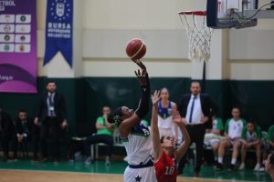 Bursa B&uuml;y&uuml;kşehir Belediyespor Mersin'i kayıpsız ge&ccedil;ti