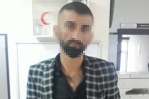 7 ayrı su&ccedil;tan aranıyordu... Sahte ehliyetle yakalandı