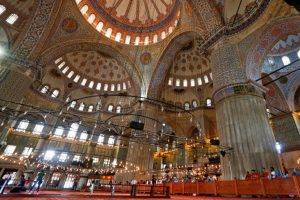 Sırp piskopos: Ayasofya m&uuml;ze olarak kalıp M&uuml;sl&uuml;man ve Hristiyanlar i&ccedil;in ibadete a&ccedil;ılabilir