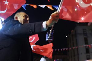 &Ccedil;avuşoğlu'ndan Pendikli Yusuf'a destek...