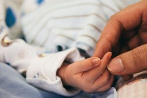 Beyin &ouml;l&uuml;m&uuml; ger&ccedil;ekleşen kadın 56 g&uuml;n sonra doğum yaptı