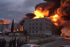 Kocaeli Valisi Aksoy'dan yangına ilişkin a&ccedil;ıklama