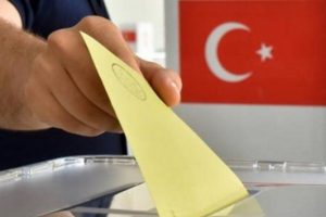 1 milyon 156 kişi ilk kez oy kullanacak