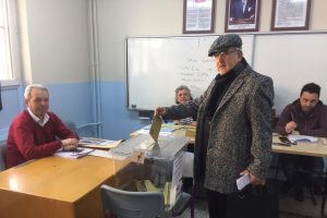 Bursalılar oy vermeye başladı