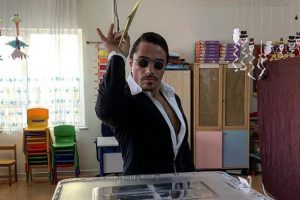 Oyunu "Saltbae" hareketiyle kullandı