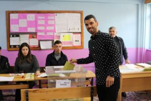 Kenan Sofuoğlu oyunu b&ouml;yle kullandı