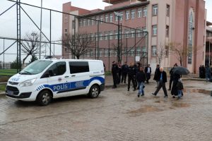 Diyarbakır'da muhtar adayları arasında kavga: 2 yaralı