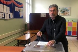 Aykut Kocaman sandık başında!