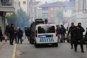 Cadde savaş alanına d&ouml;nd&uuml;