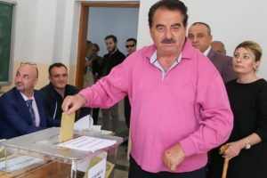 İbrahim Tatlıses: Her şeyin İzmir i&ccedil;in g&uuml;zel olmasını istiyorum