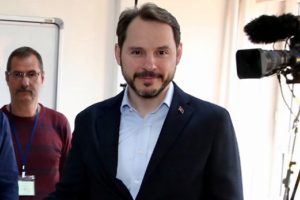 Bakan Albayrak'tan se&ccedil;im paylaşımı