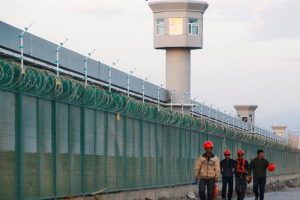&Ccedil;in'den dini ibadet i&ccedil;in toplananları ihbar edenlere para &ouml;d&uuml;l&uuml;