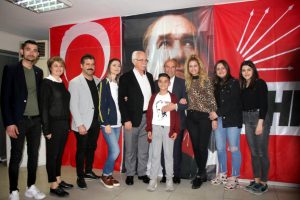 Tun&ccedil; Soyer, se&ccedil;im sonu&ccedil;larını izlemek i&ccedil;in CHP'ye geldi