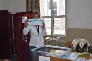 İzmir'de oy sayımına tepki