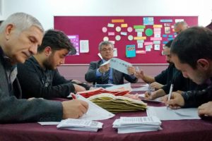Isparta'da oylar sayılıyor