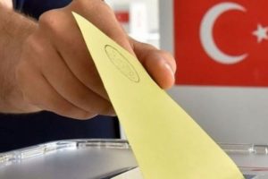 Zeybekci'nin sandığından CHP &ccedil;ıktı