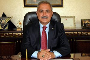 Osmaniye'de belediye başkanı 3'&uuml;nc&uuml; kez MHP'li Kadir Kara