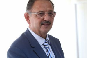 &Ouml;zhaseki: Başa baş ge&ccedil;tiği g&ouml;zlemlenen yarışı &ouml;nde tamamlıyoruz
