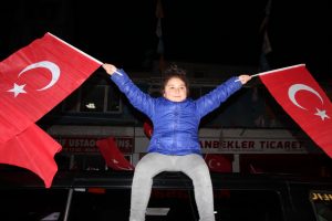 Giresun'da bir yanda 'Cumhur İttifakı' bir yanda 'Millet İttifakı' seviniyor