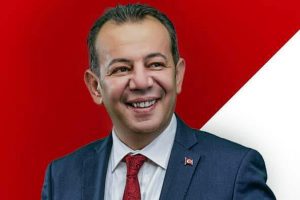 Bolu'da 15 yıl sonra se&ccedil;imleri CHP'li aday kazandı