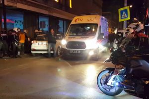 Yunus ekibinin kullandığı motosiklet ile otomobil &ccedil;arpıştı!