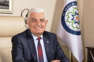 Muğla B&uuml;y&uuml;kşehir'de zafer CHP'li Osman G&uuml;r&uuml;n'&uuml;n