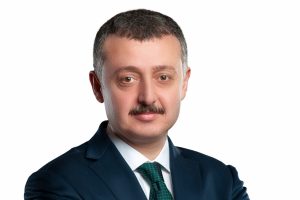 Kocaeli'de, AK Parti'li Tahir B&uuml;y&uuml;kakın kazandı