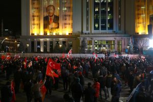 Vatandaşlar AK Parti Genel Merkezine akın etti
