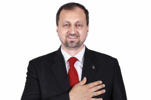 Bursa İznik'te AK Parti'li  Kağan Mehmet Usta kazandı