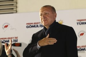 Cumhurbaşkanı Erdoğan'dan balkon konuşması
