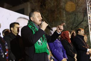 B&uuml;y&uuml;kakın: "&Ccedil;ok &ccedil;alışacağız ve ilk se&ccedil;imde İzmit'i geri alacağız" dedi.