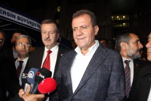 Mersin'de se&ccedil;imin galibi CHP Adayı Vahap Se&ccedil;er oldu