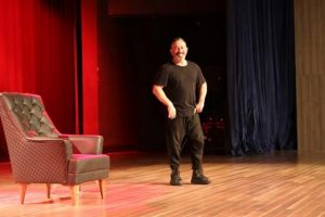 Cem Yılmaz: D&uuml;nyayı Tarkan y&ouml;netsin