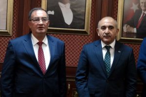 Kilis'te, yeni belediye başkanı g&ouml;revi devraldı