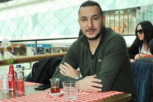 Eski futbolcu Necati Ateş dostlarıyla buluştu