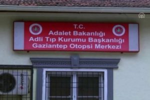 Oy kavgasında &ouml;len muhtar adayı ve kardeşleri dualarla defin edildi