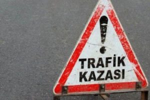 Otomobil şarampole devrildi! &Ouml;l&uuml; ve yaralılar var