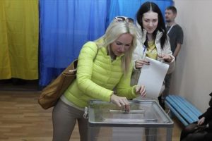 Ukrayna'da se&ccedil;im resmen ikinci tura kaldı