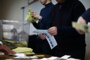 Anket şirketlerinin yerel se&ccedil;im karnesi!