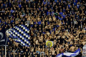 Dinamo Zagreb'e seyircisiz oynama cezası