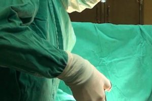 Kanada'da ameliyat i&ccedil;in 4 yıl sonraya g&uuml;n verilen kadın yargıya başvurdu