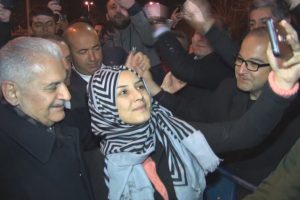 Binali Yıldırım, AK Parti il binasından ayrıldı